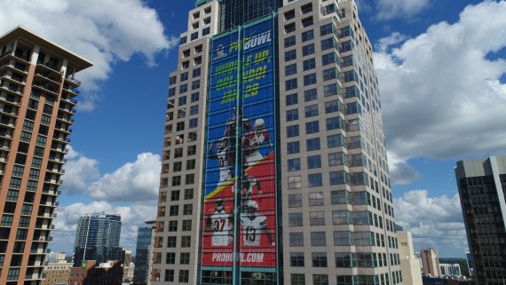 SunTrust Building with ProBowl mesh banner